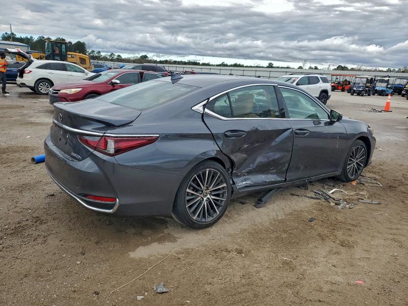 Photo 3 from auction – 2022 LEXUS ES 300H BA with VIN 58ADA1C19NU025685