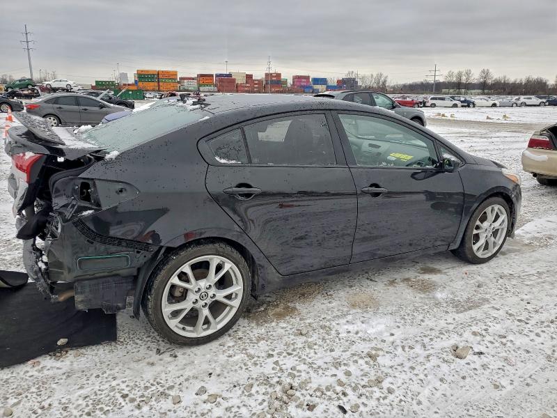 Photo 3 from auction – 2017 KIA FORTE LX with VIN 3KPFK4A75HE021985