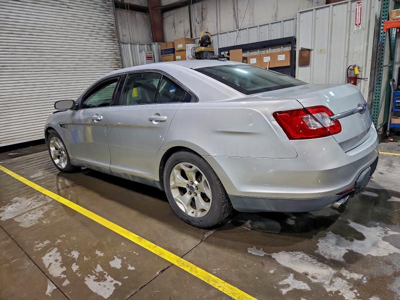 Photo 2 from auction – 2010 FORD TAURUS SEL with VIN 1FAHP2EW2AG158796