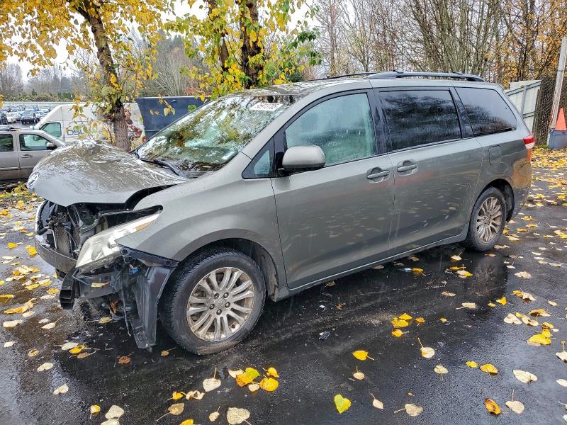 TOYOTA SIENNA XLE 2011 with VIN 5TDYK3DC0BS036418 - Photo from auction
