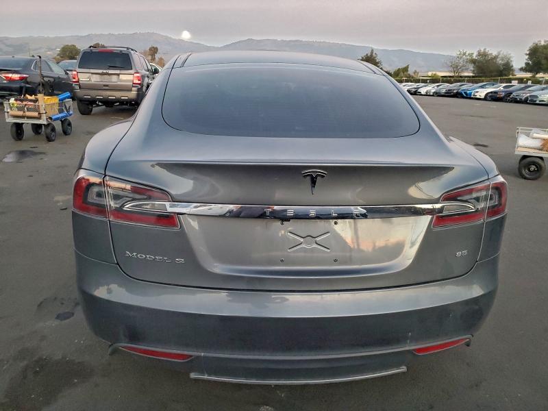 Photo 6 from auction – 2014 TESLA MODEL S with VIN 5YJSA1H10EFP32887