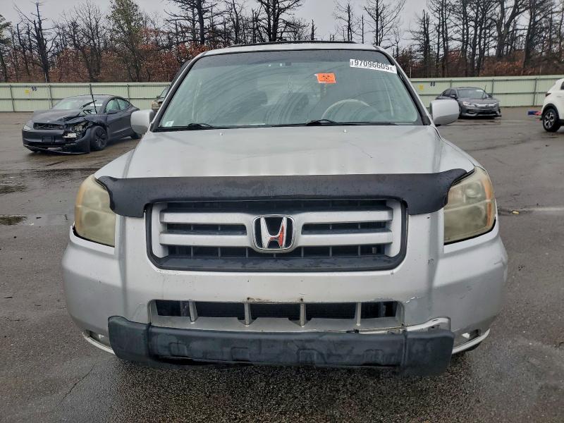 Photo 5 from auction – 2006 HONDA PILOT with VIN 2HKYF18706H538847