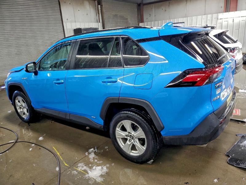 Photo 2 from auction – 2019 TOYOTA RAV4 XLE with VIN 2T3RWRFVXKW009154