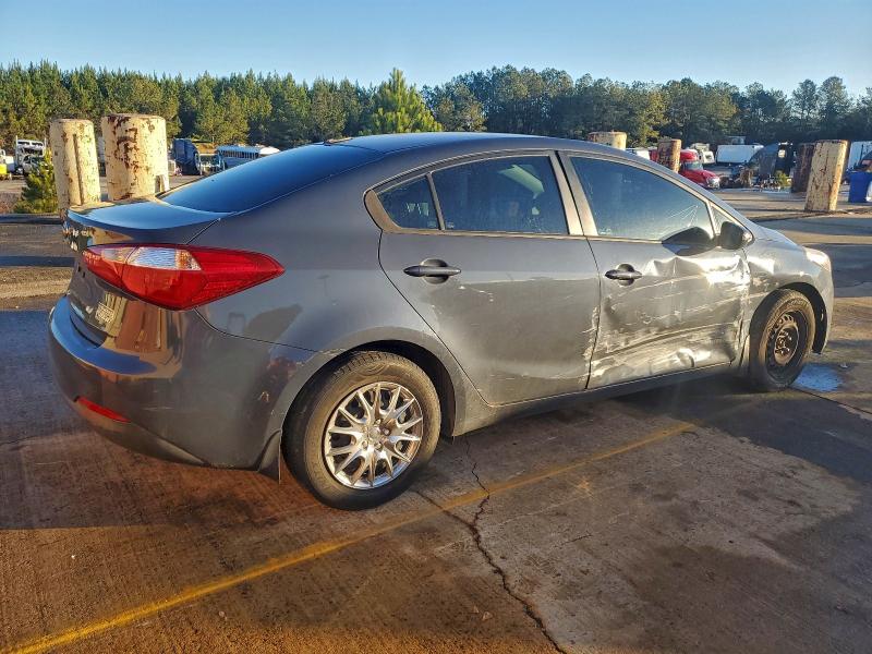 Photo 3 from auction – 2016 KIA FORTE LX with VIN KNAFX4A60G5516627