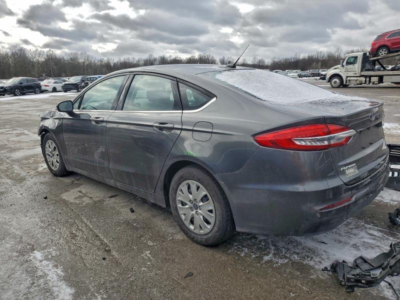 Photo 2 from auction – 2019 FORD FUSION S with VIN 3FA6P0G71KR230874