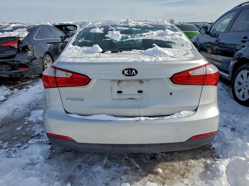 Photo 6 from auction – 2015 KIA FORTE LX with VIN KNAFK4A69F5437373