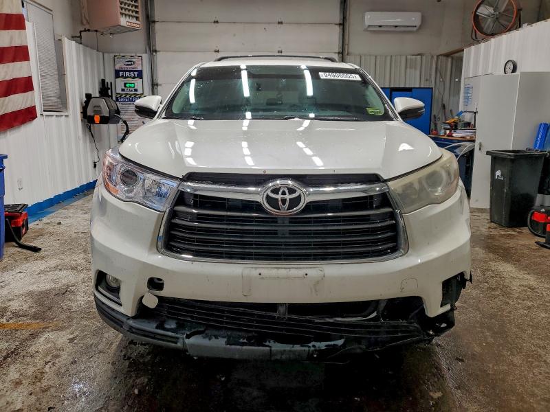 Photo 5 from auction – 2016 TOYOTA HIGHLANDER with VIN 5TDBKRFH5GS302847
