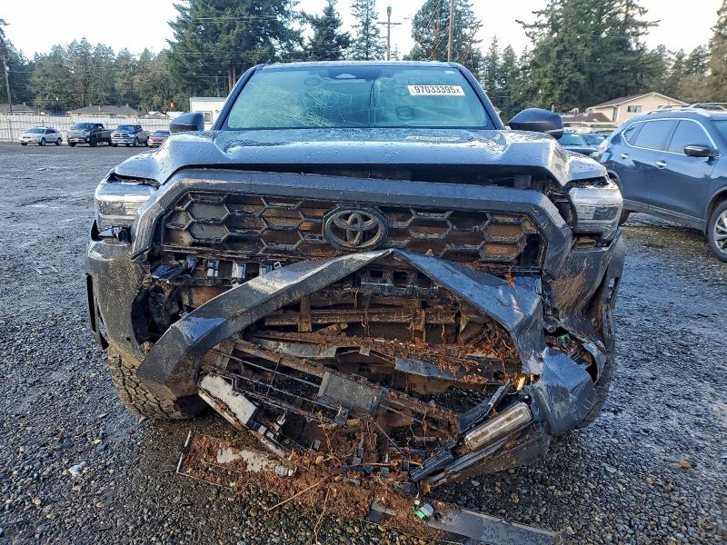 Photo 5 from auction – 2025 TOYOTA 4RUNNER LI with VIN JTEVB5BR9S5008981