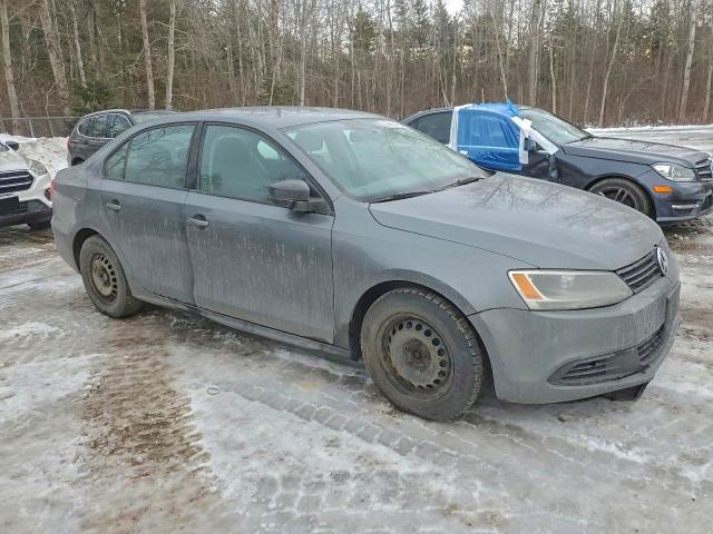 Photo 4 from auction – 2013 VOLKSWAGEN JETTA BASE with VIN 3VW2K7AJ4DM418662