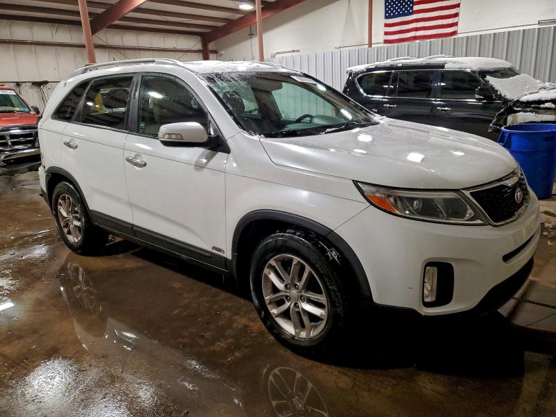 Photo 4 from auction – 2014 KIA SORENTO LX with VIN 5XYKTCA64EG439787