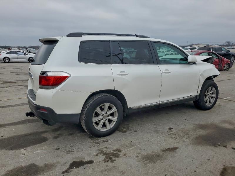 Photo 3 from auction – 2012 TOYOTA HIGHLANDER with VIN 5TDBK3EH9CS148846