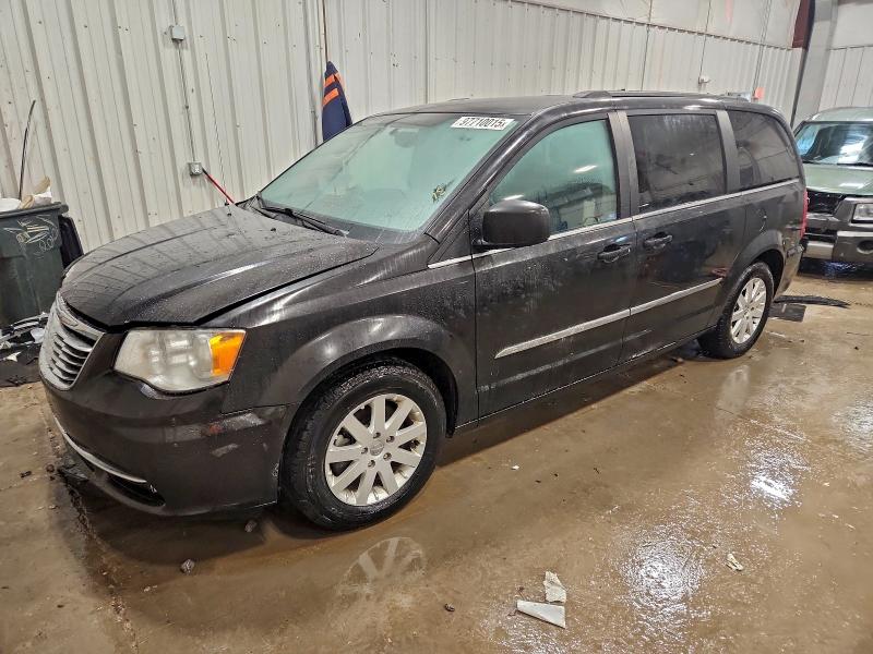 CHRYSLER TOWN & COU 2015 with VIN 2C4RC1BG3FR675046 - Photo from auction