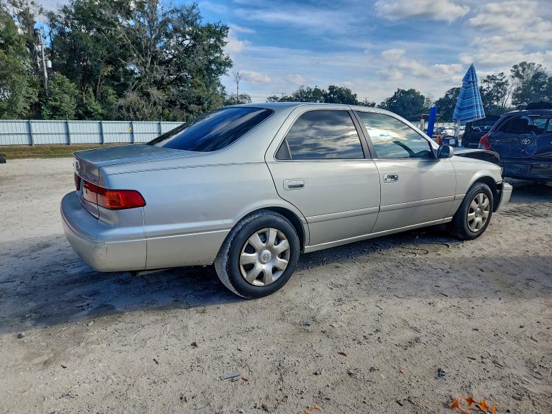 Photo 3 from auction – 2000 TOYOTA CAMRY CE with VIN 4T1BG22K6YU711720