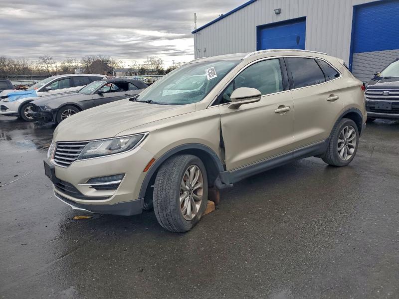 LINCOLN MKC SELECT 2017 with VIN 5LMCJ2C95HUL04115 - Photo from auction