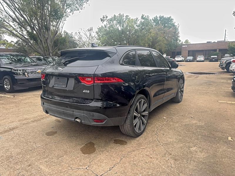 Photo 4 from auction – 2017 JAGUAR F-PACE PRE with VIN SADCJ2BV4HA067922