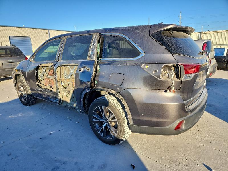 Photo 2 from auction – 2018 TOYOTA HIGHLANDER with VIN 5TDZZRFH6JS281184
