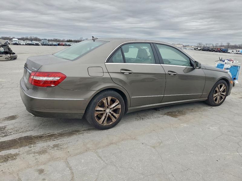 Photo 3 from auction – 2010 MERCEDES-BENZ E 550 4MAT with VIN WDDHF9AB8AA239125