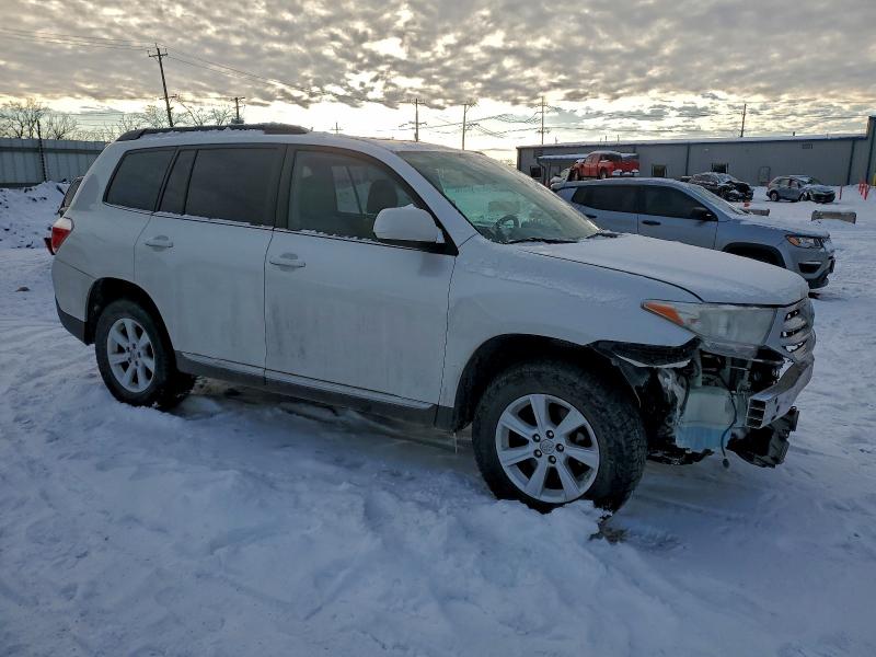 Photo 4 from auction – 2012 TOYOTA HIGHLANDER with VIN 5TDBK3EH4CS174495