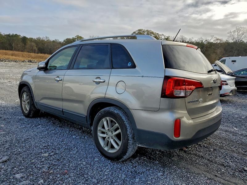 Photo 2 from auction – 2015 KIA SORENTO LX with VIN 5XYKTCA64FG642518