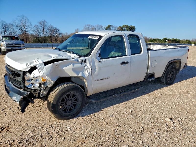 CHEVROLET SILVERADO 2011 with VIN 1GCRCPE01BZ246375 - Photo from auction