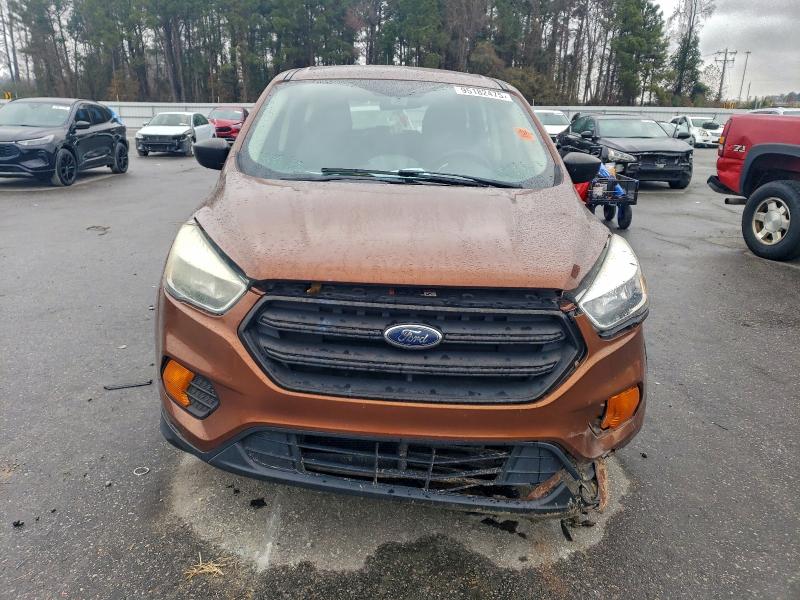 Photo 5 from auction – 2017 FORD ESCAPE S with VIN 1FMCU0F71HUA98624