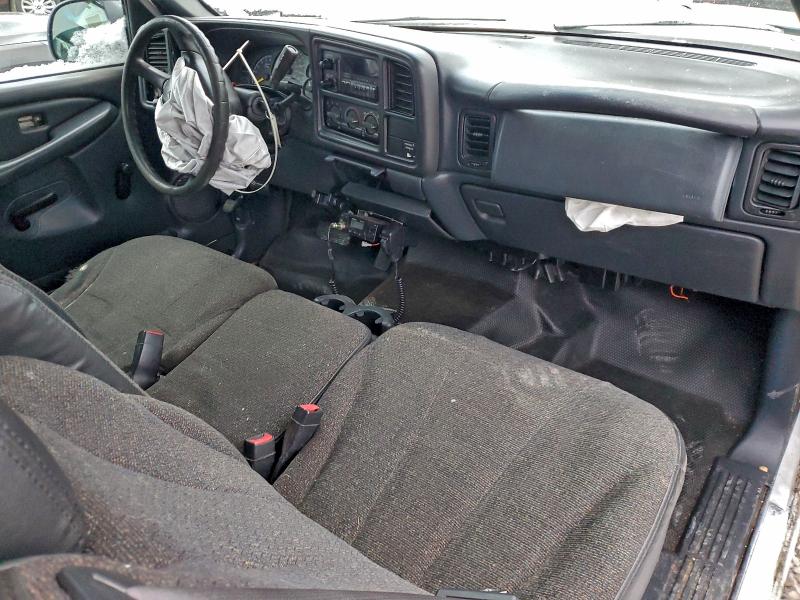 Photo 8 from auction – 2002 CHEVROLET SILVERADO with VIN 2GCEC19T421173205