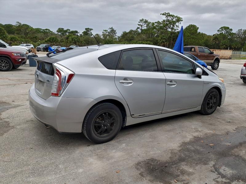 Photo 3 from auction – 2013 TOYOTA PRIUS with VIN JTDKN3DU8D5670493