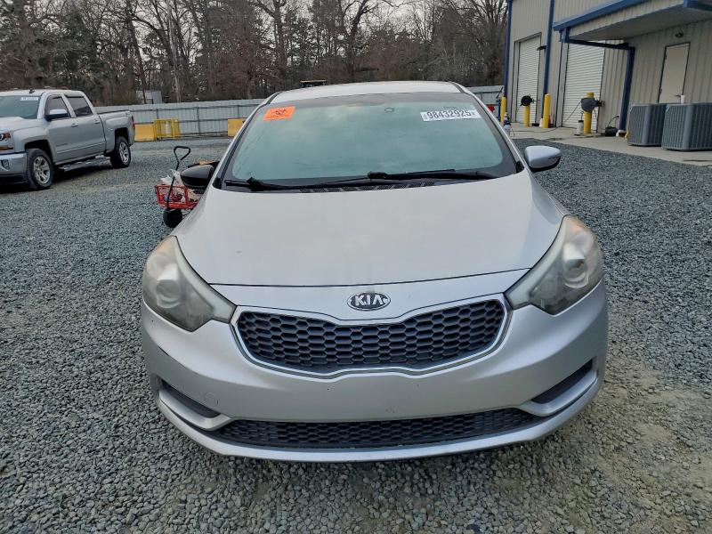 Photo 5 from auction – 2014 KIA FORTE LX with VIN KNAFX4A60E5147412
