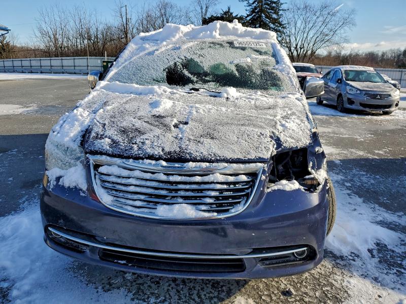 Photo 5 from auction – 2015 CHRYSLER TOWN & COU with VIN 2C4RC1CG3FR573681