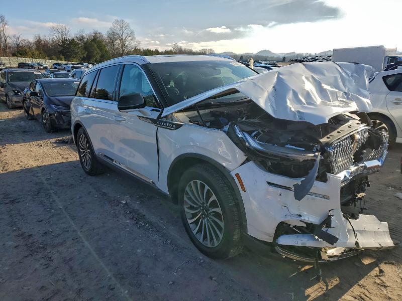 Photo 4 from auction – 2022 LINCOLN AVIATOR with VIN 5LM5J7WC0NGL16860