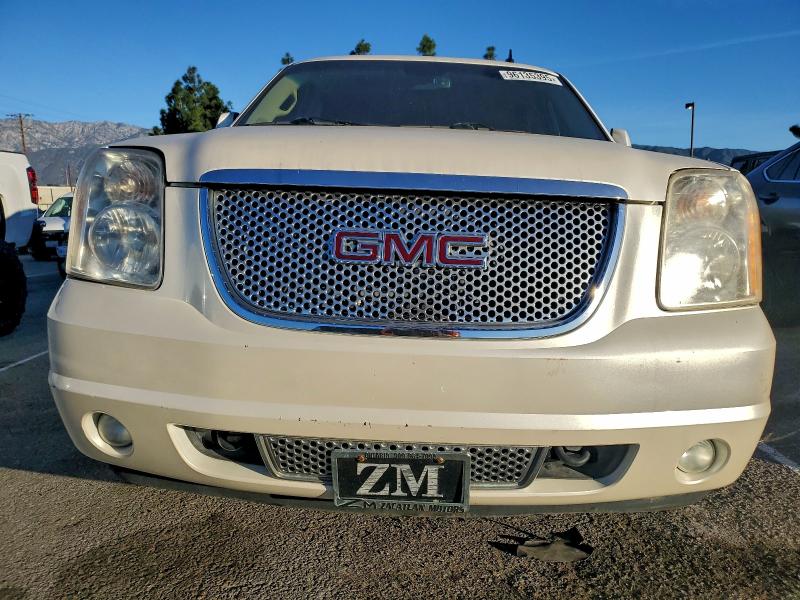 Photo 5 from auction – 2010 GMC YUKON DENA with VIN 1GKUKEEF7AR219982