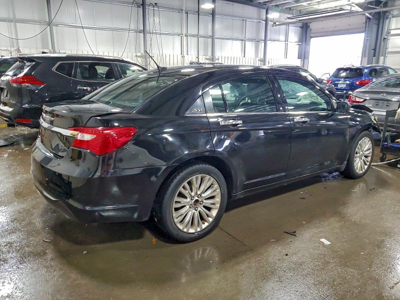 Photo 3 from auction – 2013 CHRYSLER 200 LIMITE with VIN 1C3CCBCG7DN768497
