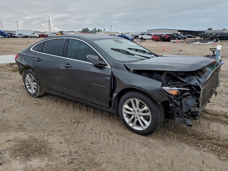 Photo 4 from auction – 2017 CHEVROLET MALIBU LT with VIN 1G1ZE5ST5HF197343