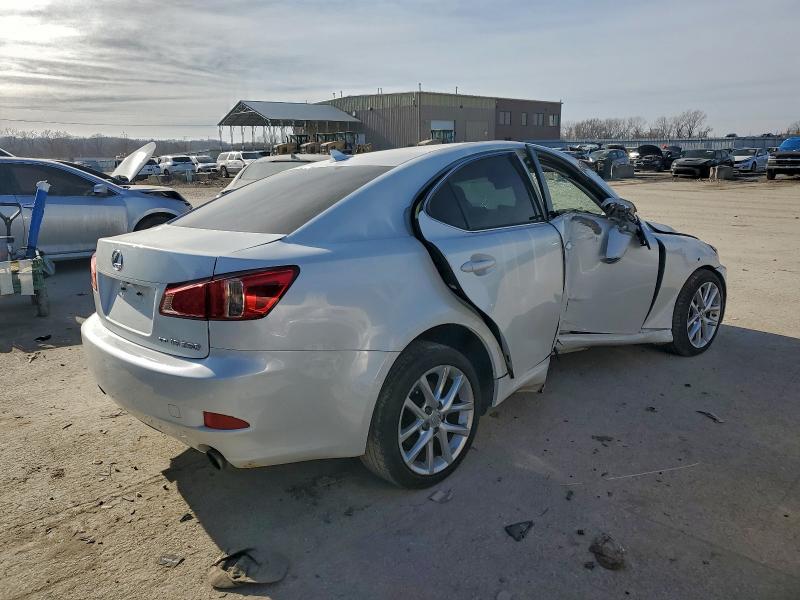 Photo 3 from auction – 2011 LEXUS IS 250 with VIN JTHCF5C28B5051191