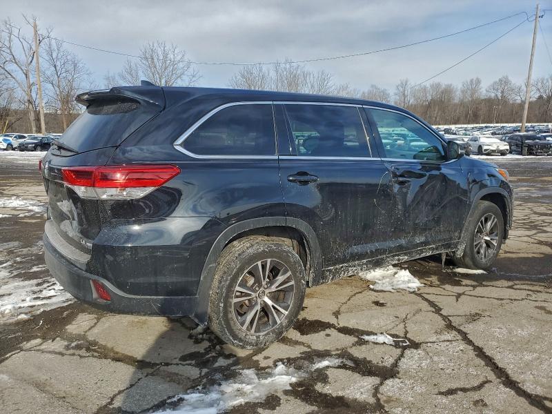 Photo 3 from auction – 2018 TOYOTA HIGHLANDER with VIN 5TDBZRFH8JS821023