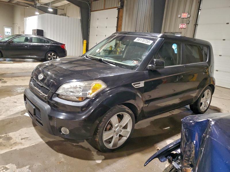KIA SOUL + 2010 with VIN KNDJT2A28A7137333 - Photo from auction