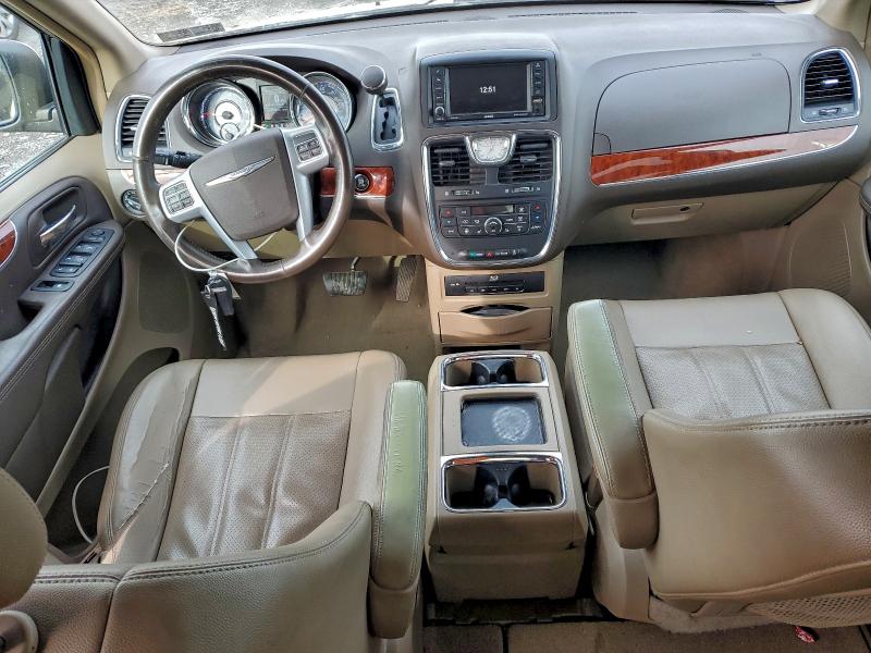 Photo 8 from auction – 2013 CHRYSLER TOWN & COU with VIN 2C4RC1CG7DR708934