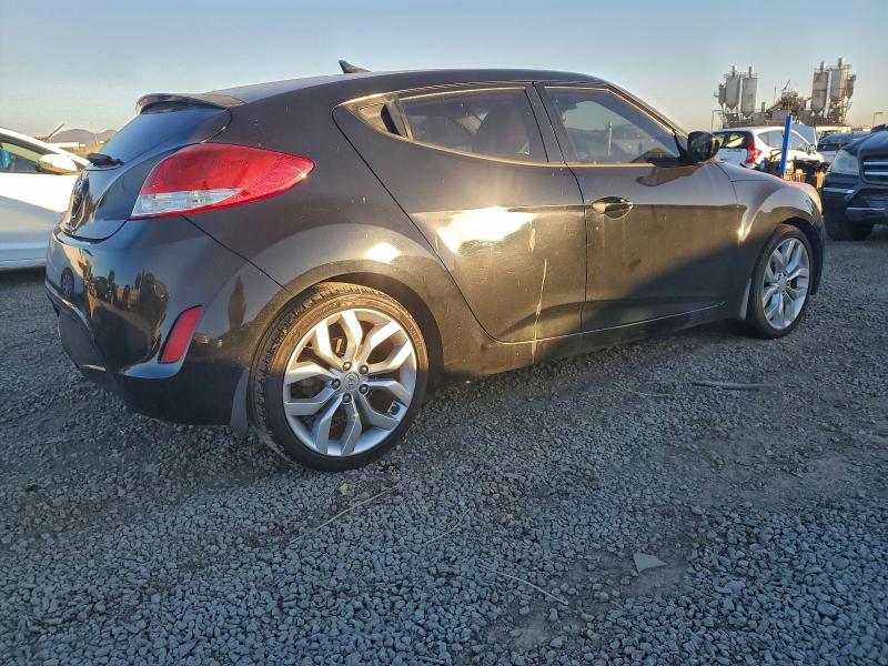 Photo 3 from auction – 2013 HYUNDAI VELOSTER with VIN KMHTC6AD8DU172277
