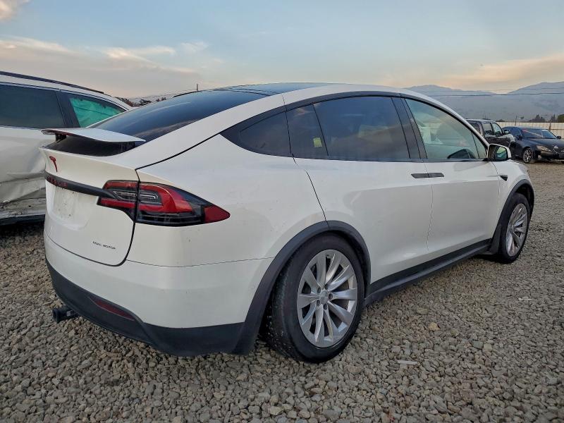 Photo 3 from auction – 2019 TESLA MODEL X with VIN 5YJXCDE28KF207571