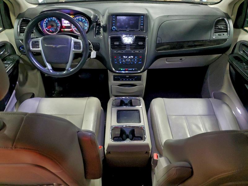 Photo 8 from auction – 2013 CHRYSLER TOWN & COU with VIN 2C4RC1CG6DR810421