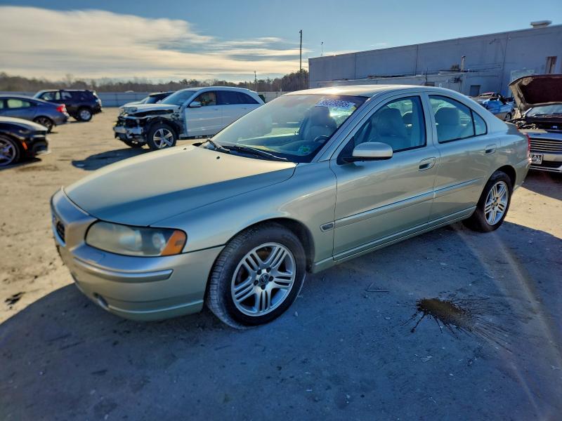 VOLVO S60 2.5T 2005 with VIN YV1RS592552437677 - Photo from auction