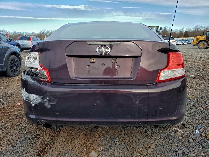 Zdjęcie 6 z aukcji – 2011 TOYOTA SCION TC z VIN JTKJF5C74B3005656