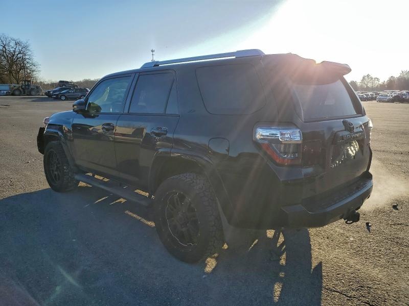 Photo 2 from auction – 2018 TOYOTA 4RUNNER with VIN JTEZU5JR1J5190638