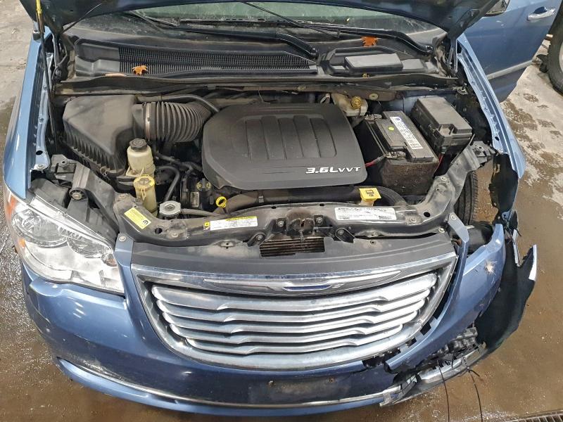 Photo 12 from auction – 2012 CHRYSLER TOWN & COU with VIN 2C4RC1CG0CR117195