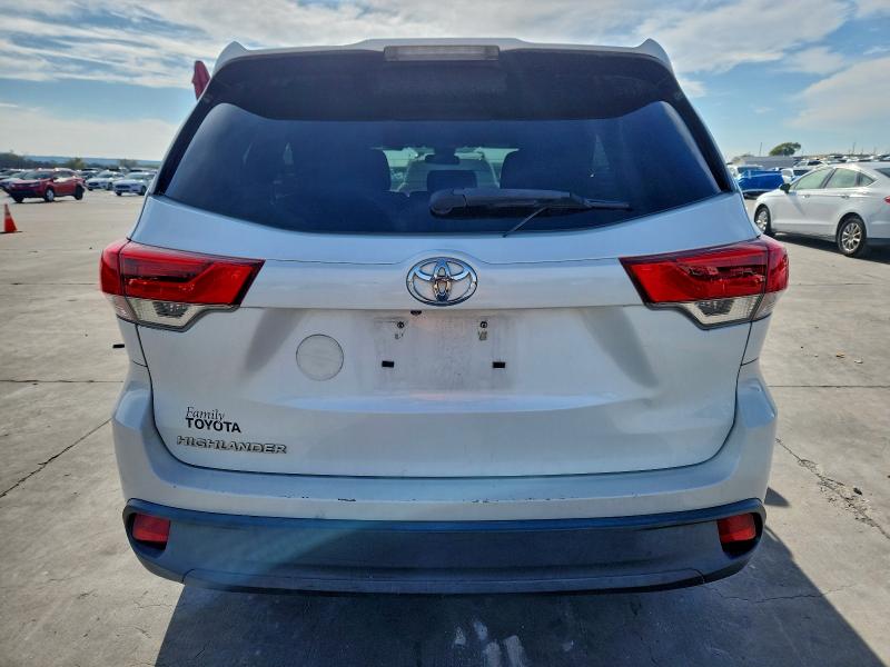 Photo 6 from auction – 2017 TOYOTA HIGHLANDER with VIN 5TDZARFH1HS028372