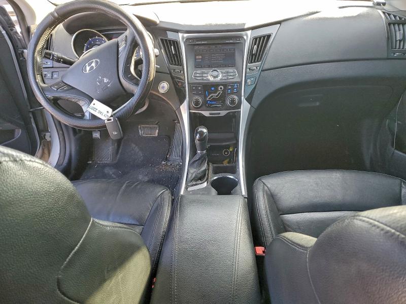Photo 8 from auction – 2011 HYUNDAI SONATA SE with VIN 5NPEC4AC7BH230959