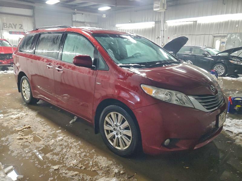 Photo 4 from auction – 2017 TOYOTA SIENNA XLE with VIN 5TDDZ3DC4HS160873