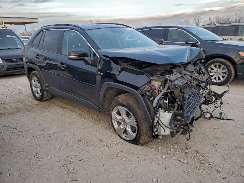 Photo 4 from auction – 2019 TOYOTA RAV4 XLE with VIN 2T3RWRFV5KW018456