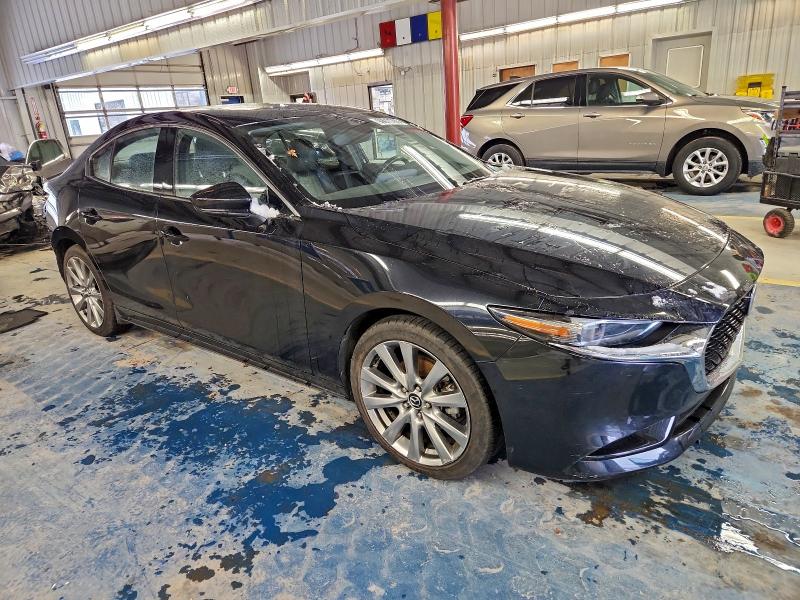 Photo 4 from auction – 2020 MAZDA 3 PREMIUM with VIN 3MZBPBEM9LM124164