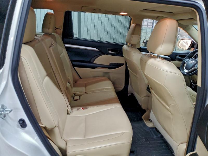 Photo 11 from auction – 2016 TOYOTA HIGHLANDER with VIN 5TDKKRFH2GS161087